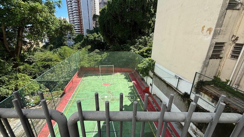APARTAMENTO 3 QUARTOS SUÍTE VARANDA NASCENTE GARAGEM QUADRA ACADEMIA À VENDA NA GRAÇA Rua Oito de Dezembro Salvador - 
