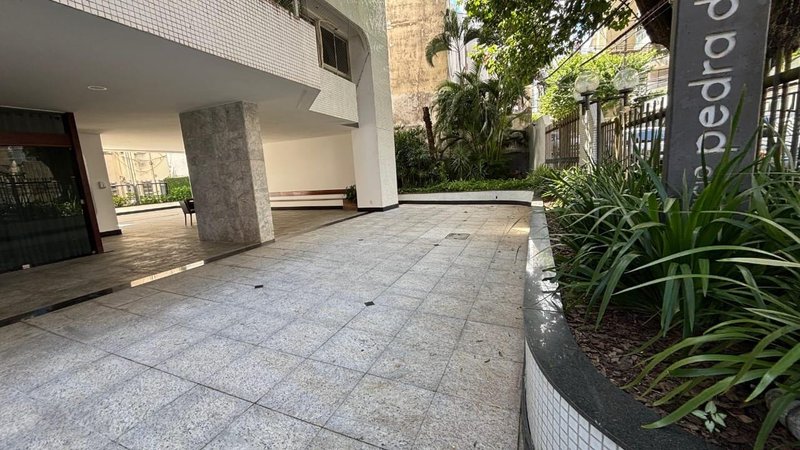 APARTAMENTO 3 QUARTOS SUÍTE VARANDA NASCENTE GARAGEM QUADRA ACADEMIA À VENDA NA GRAÇA Rua Oito de Dezembro Salvador - 