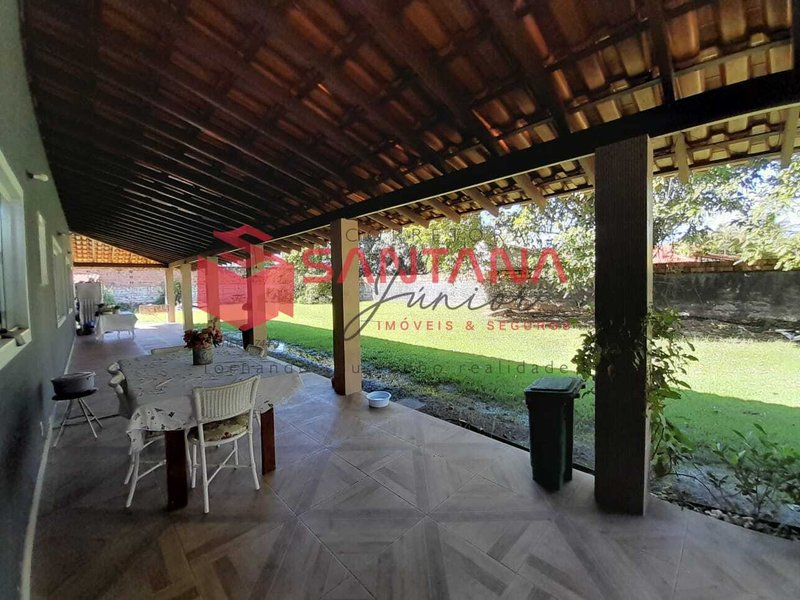 Casa térrea, com quintal para locação na Estrada do Coco Rua Mário Fontes Lauro de Freitas - 