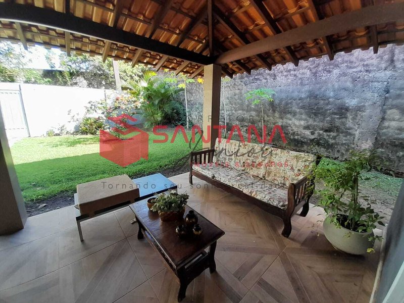 Casa térrea, com quintal para locação na Estrada do Coco Rua Mário Fontes Lauro de Freitas - 