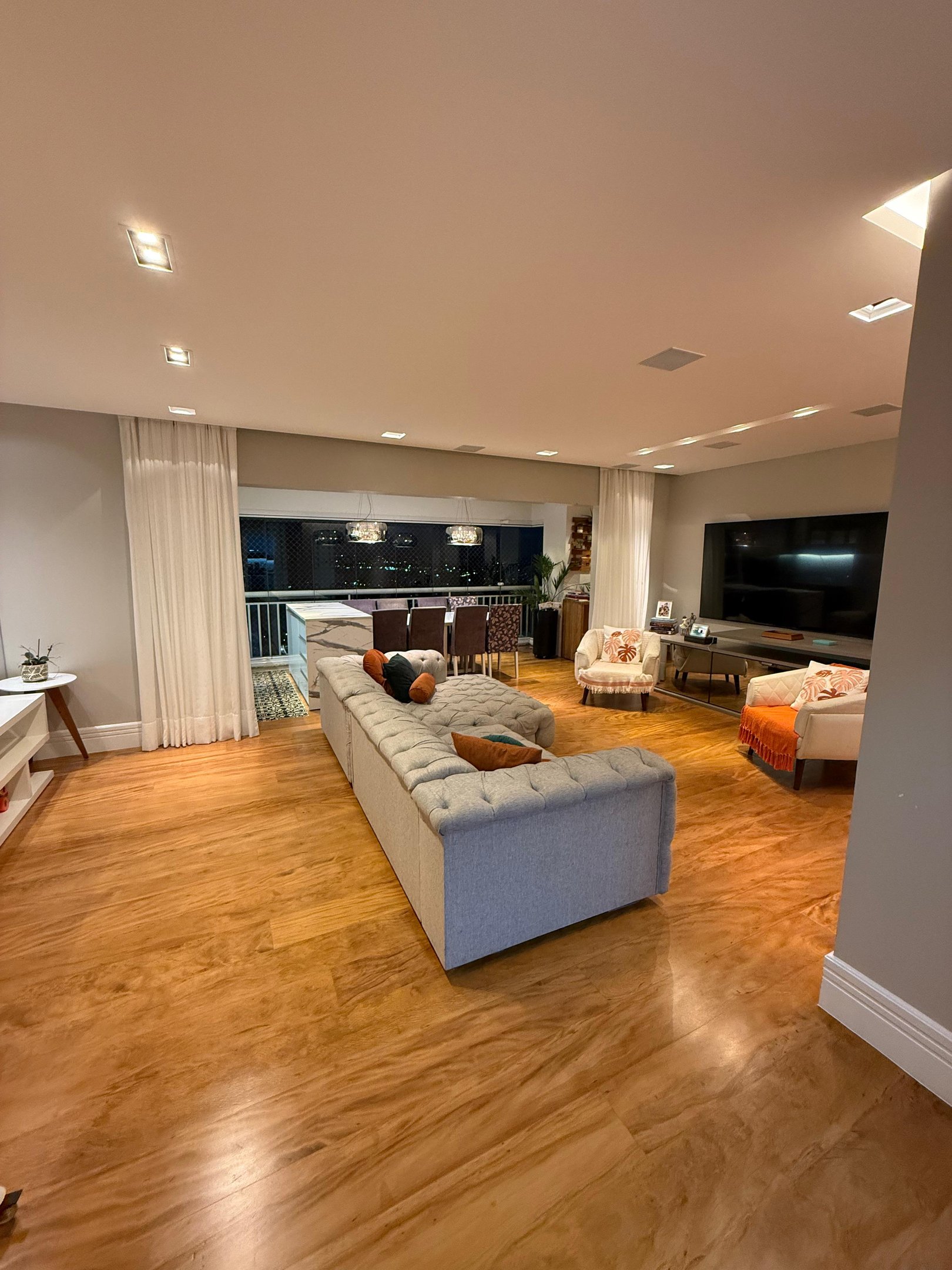 Apartamento à venda com 3 quartos, 146m² - Foto 1