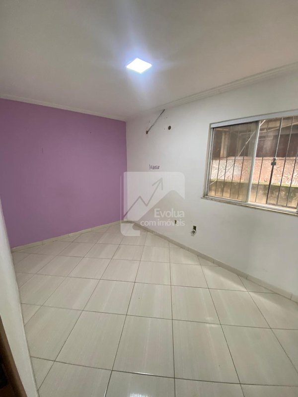Casa triplex com 4 quartos, sendo 2 suítes por R$ 450.000,00 em Itapuã Rua Mônaco Salvador - 