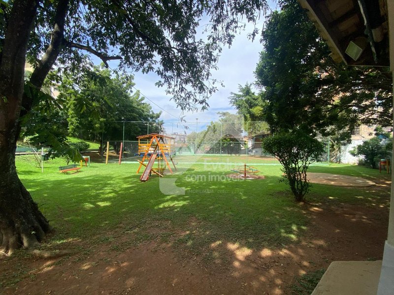 Casa triplex com 4 quartos, sendo 2 suítes por R$ 450.000,00 em Itapuã Rua Mônaco Salvador - 