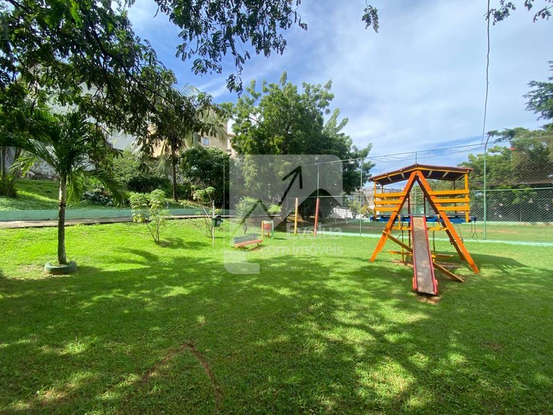 Casa triplex com 4 quartos, sendo 2 suítes por R$ 450.000,00 em Itapuã Rua Mônaco Salvador - 