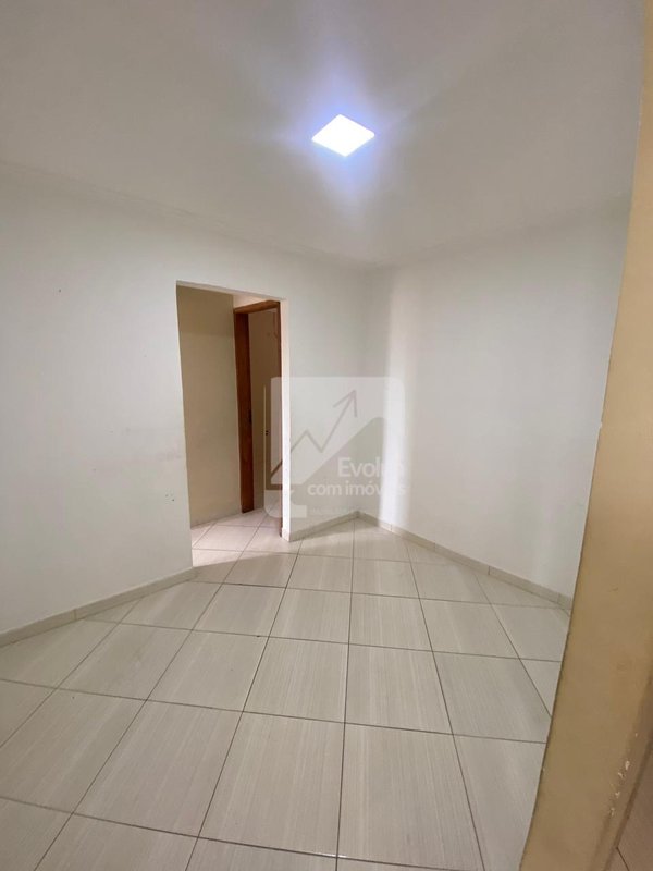 Casa triplex com 4 quartos, sendo 2 suítes por R$ 450.000,00 em Itapuã Rua Mônaco Salvador - 