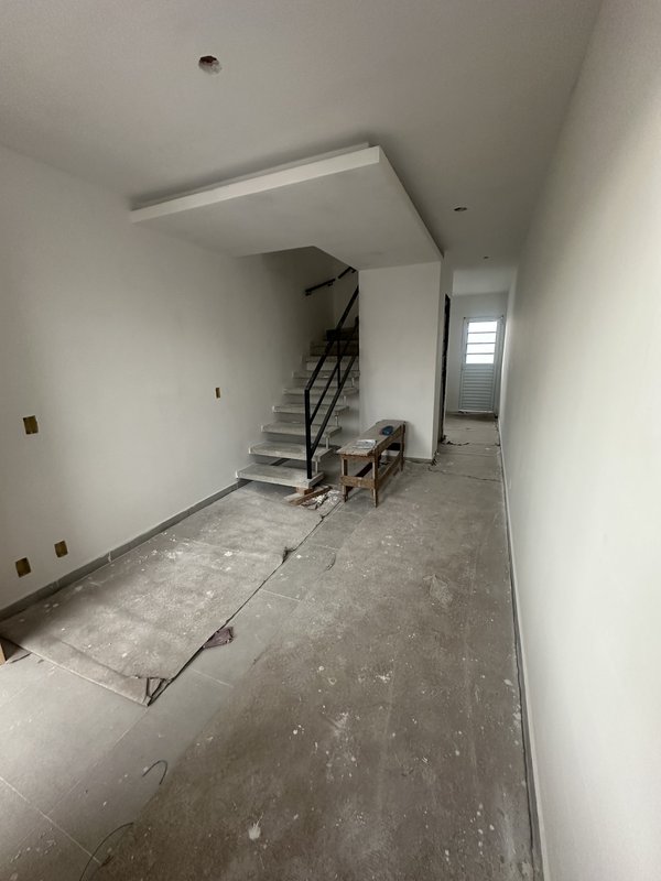 CASA VILA ELIZA FRANCO DA ROCHA - EM FINALIZAÇÃO DE OBRAS Rua Adrião Exposto Franco da Rocha - 