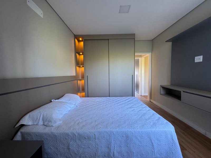 Linda Casa à Venda no Loteamento Alphaville – Campinas/SP Rua João Francisco de Andrade Campinas - 