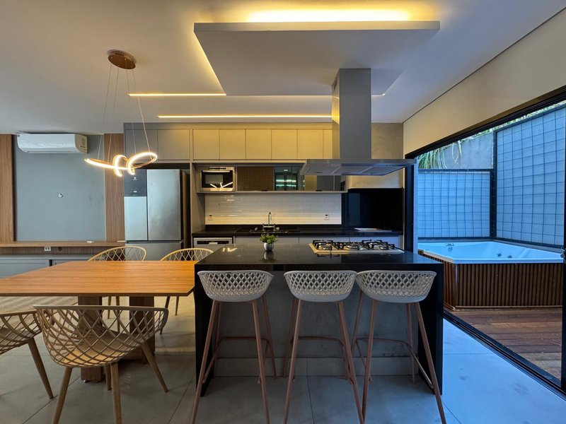 Linda Casa à Venda no Loteamento Alphaville – Campinas/SP Rua João Francisco de Andrade Campinas - 