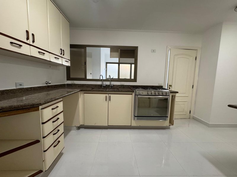Apartamento Sofisticado com 217m², 4 Dormitórios, 2 Suítes no Cambuí, Campinas-Sp Rua Maria Monteiro Campinas - 