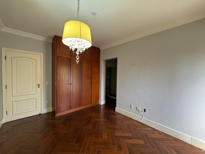 Apartamento Sofisticado com 217m², 4 Dormitórios, 2 Suítes no Cambuí, Campinas-Sp Rua Maria Monteiro Campinas - 