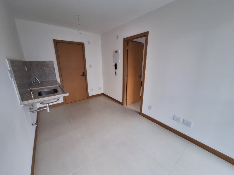 APARTAMENTO NASCENTE TOTAL QUARTO SALA VARANDA GARAGEM ACADEMIA PISCINA À VENDA NA BARRA! Rua Engenheiro Milton Oliveira Salvador - 