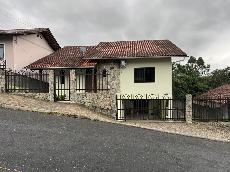 Casa 3 Quartos sendo uma suíte - Timbó - 