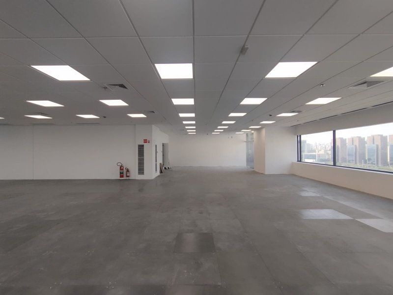 ALUGA-SE MEIA LAJE CORPORATIVA MODERNÍSSIMA - OPEN SPACE - 789M2 Avenida Nicolas Boer São Paulo - 