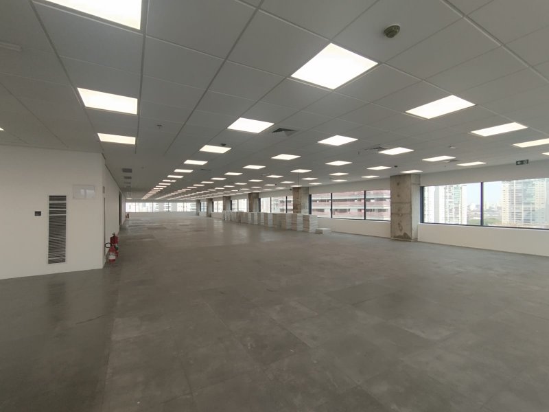 ALUGA-SE MEIA LAJE CORPORATIVA MODERNÍSSIMA - OPEN SPACE - 789M2 Avenida Nicolas Boer São Paulo - 