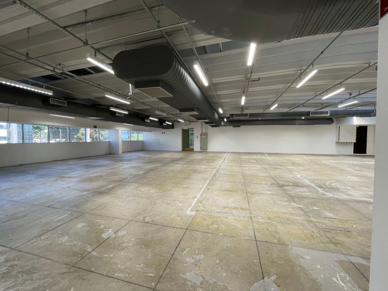 ALUGA-SE ESCRITÓRIO MONOUSUÁRIO - 4.200M2 - 72 VAGAS - ME LIGA!! Rua Werner Von Siemens São Paulo - 
