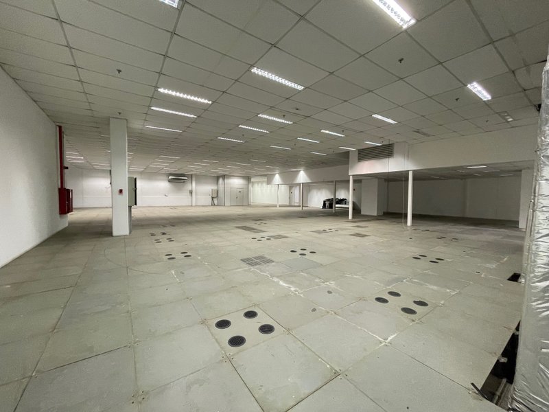 ALUGA-SE ESCRITÓRIO MONOUSUÁRIO - 4.200M2 - 72 VAGAS - ME LIGA!! Rua Werner Von Siemens São Paulo - 
