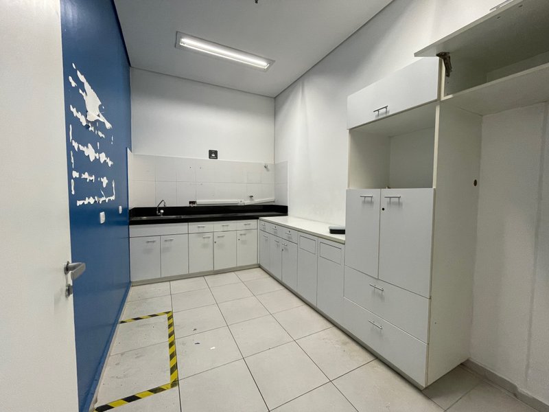 ALUGA-SE ESCRITÓRIO MONOUSUÁRIO - 4.200M2 - 72 VAGAS - ME LIGA!! Rua Werner Von Siemens São Paulo - 