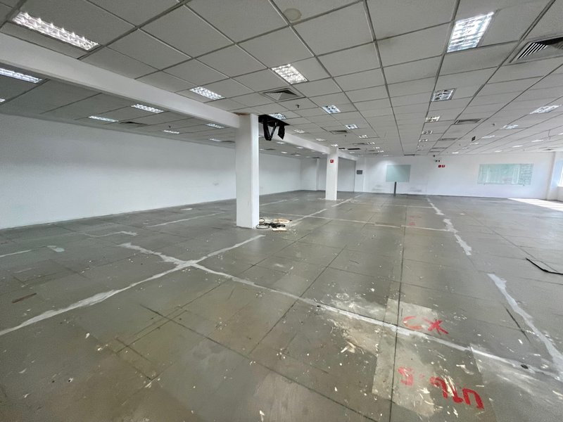 ALUGA-SE ESCRITÓRIO MONOUSUÁRIO - 4.200M2 - 72 VAGAS - ME LIGA!! Rua Werner Von Siemens São Paulo - 