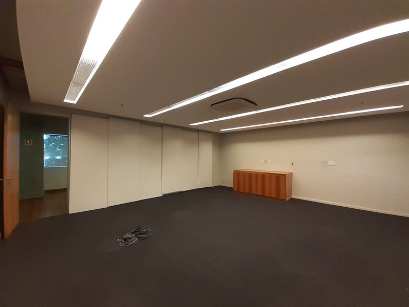 ALUGA-SE ÁREA PARA ESCRITÓRIO - 4.254M2 - 68 VAGAS - DENTRO DO COMPLEO EMPRESARIAL Rua Werner Von Siemens São Paulo - 