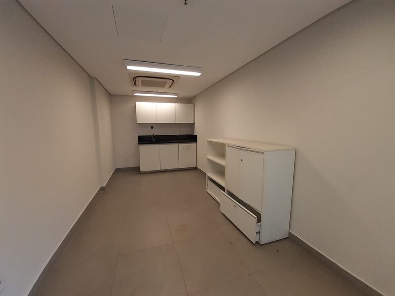 ALUGA-SE ÁREA PARA ESCRITÓRIO - 4.254M2 - 68 VAGAS - DENTRO DO COMPLEO EMPRESARIAL Rua Werner Von Siemens São Paulo - 