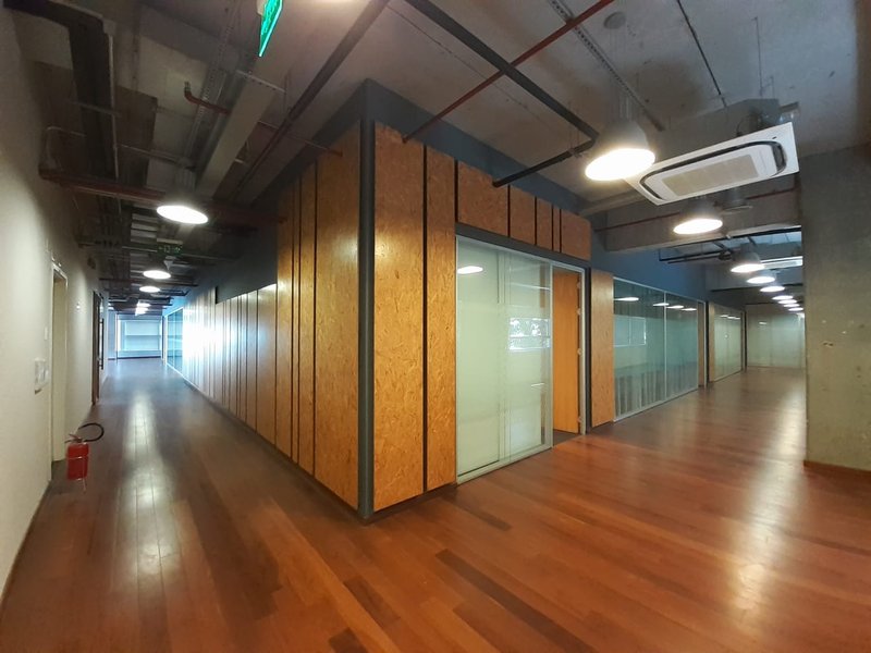 ALUGA-SE ÁREA PARA ESCRITÓRIO - 4.254M2 - 68 VAGAS - DENTRO DO COMPLEO EMPRESARIAL Rua Werner Von Siemens São Paulo - 