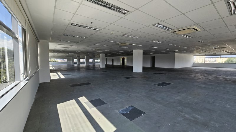 ALUGA-SE ESCRITÓRIO COM AUTOMAÇÃO - 1.430M2 - 40 VAGAS - OPEN SPACE Rua Werner Von Siemens São Paulo - 