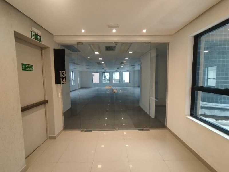 ALUGA-SE CONJUNTO COMERCIAL NOVO - 120M2 - 5MIN DO METRÔ - ME LIGA!! Rua Cardeal Arcoverde São Paulo - 