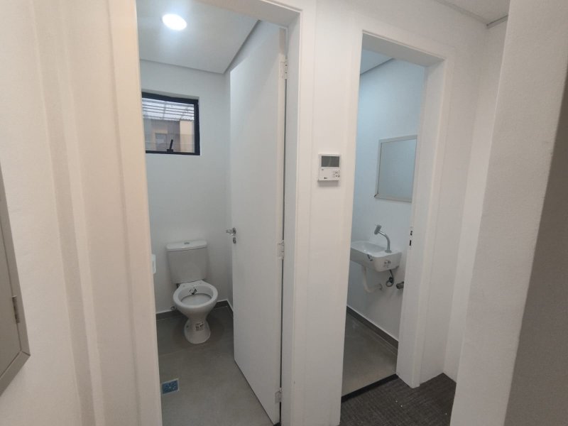 ALUGA-SE CONJUNTO COMERCIAL NOVO - 120M2 - 5MIN DO METRÔ - ME LIGA!! Rua Cardeal Arcoverde São Paulo - 