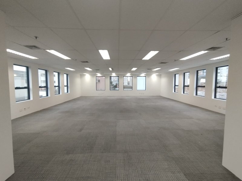 ALUGA-SE CONJUNTO COMERCIAL NOVO - 120M2 - 5MIN DO METRÔ - ME LIGA!! Rua Cardeal Arcoverde São Paulo - 