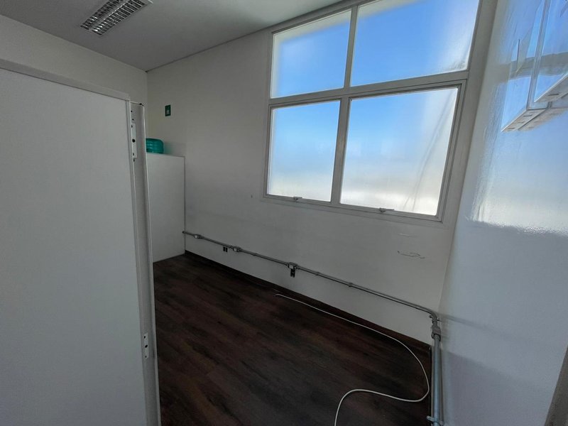 ALUGA-SE ESCRITÓRIO 100M2 - OPEN SPACE - CONDOMÍNIO COMERCIAL Avenida Mofarrej São Paulo - 