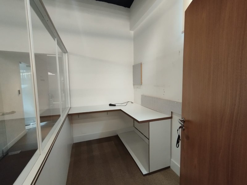 ALUGA-SE ESCRITÓRIO 156M2 - MOBILIADO - CONDOMÍNIO COMERCIAL Avenida Mofarrej São Paulo - 