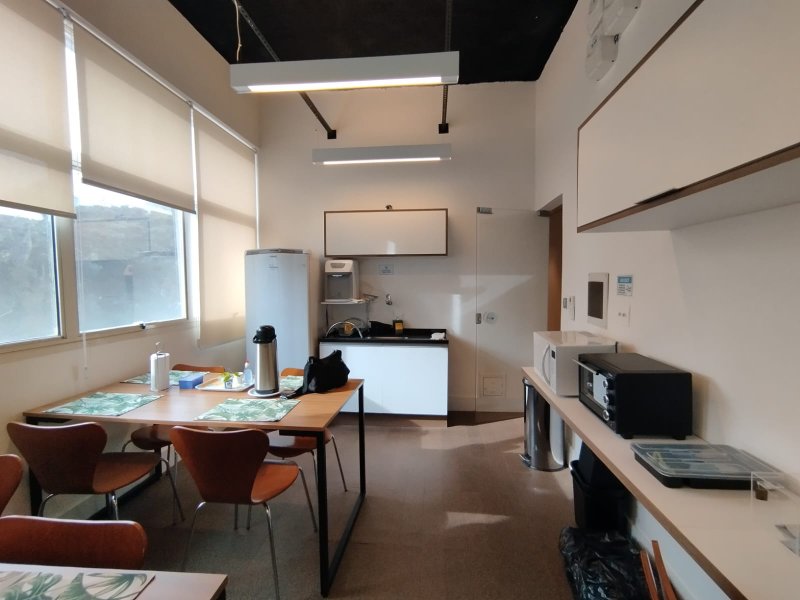 ALUGA-SE ESCRITÓRIO 156M2 - MOBILIADO - CONDOMÍNIO COMERCIAL Avenida Mofarrej São Paulo - 