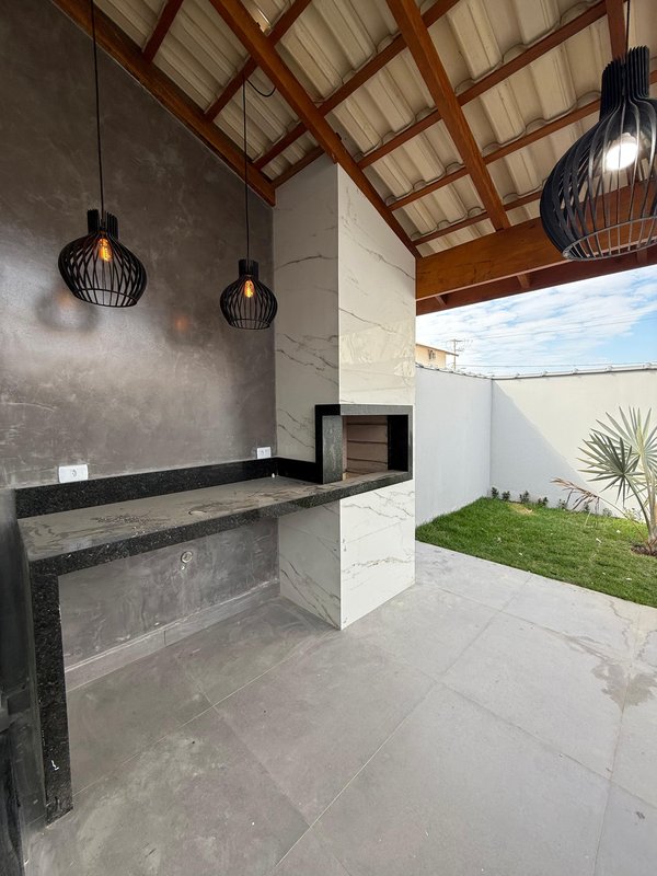 Os sobrados dos seus sonhos está praticamente pronto… e esperando por você! 🏡✨ - Caraguatatuba - 