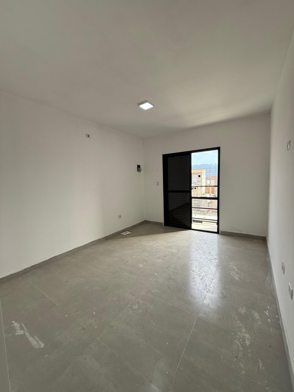Os sobrados dos seus sonhos está praticamente pronto… e esperando por você! 🏡✨ - Caraguatatuba - 