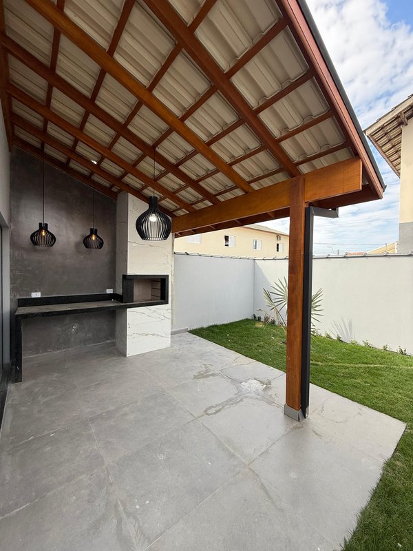 Os sobrados dos seus sonhos está praticamente pronto… e esperando por você! 🏡✨ - Caraguatatuba - 