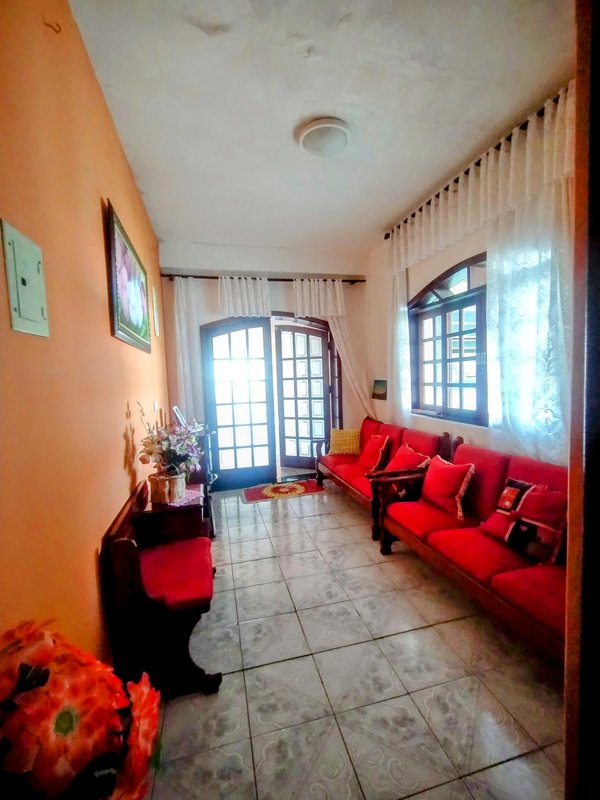Excelente casa à venda no centro de Igaratá - Igaratá - 