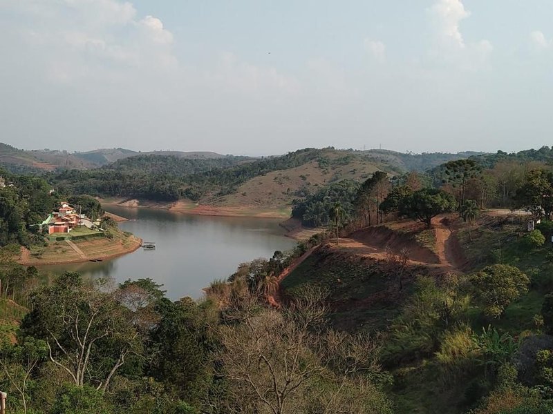 Terrenos pé na água à venda no Recanto das Águas - Igaratá - 
