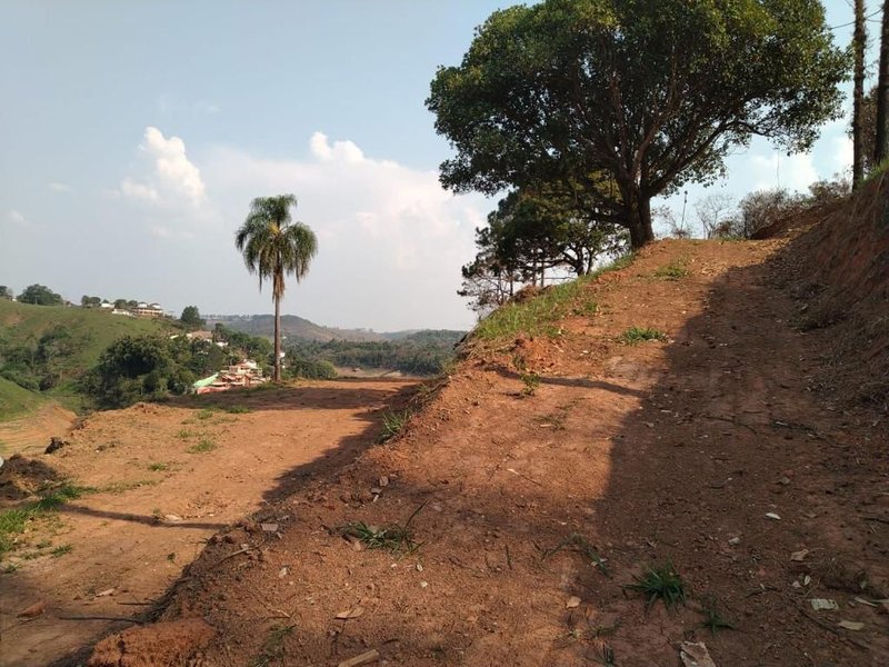 Terrenos pé na água à venda no Recanto das Águas - Igaratá - 