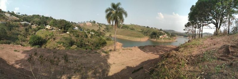 Terrenos pé na água à venda no Recanto das Águas - Igaratá - 