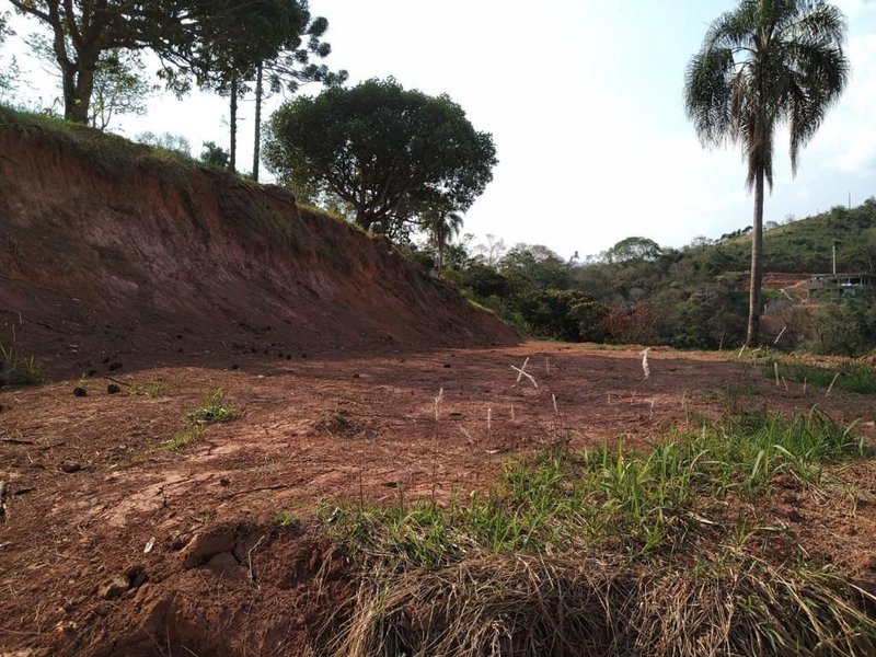 Terrenos pé na água à venda no Recanto das Águas - Igaratá - 