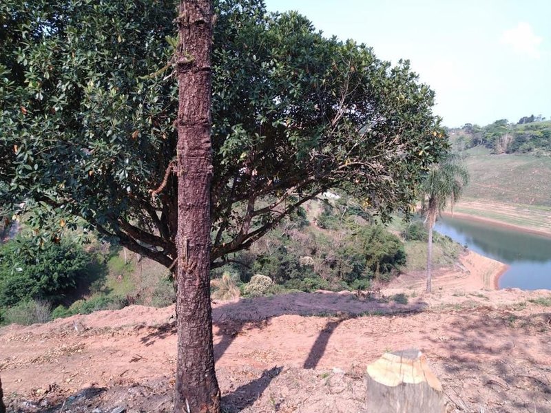 Terrenos pé na água à venda no Recanto das Águas - Igaratá - 