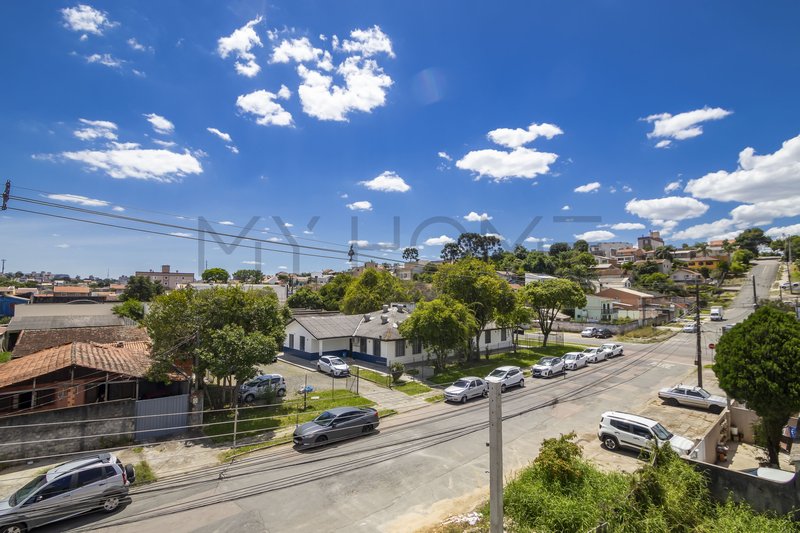 SOBRADO À VENDA NO LINDÓIA CURITIBA - 3 QUARTOS - 102 m²  PRIVATIVOS COM TERRAÇO E JARDIM Rua Victor Hugo Curitiba - 