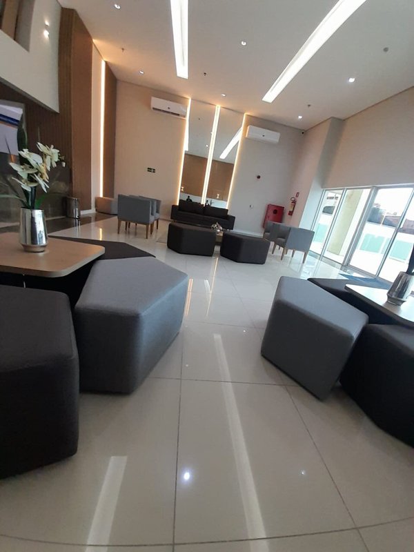 ALUGUE JÁ Sala com 37m2 no Quinto Andar do JEBC - SA490 - Sobral - 