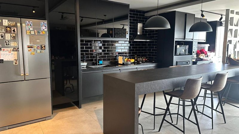 ALUGA-SE APARTAMENTO – MOBILIADO - PRONTO PARA MORAR - 93m2 Rua Henri Dunant São Paulo - 