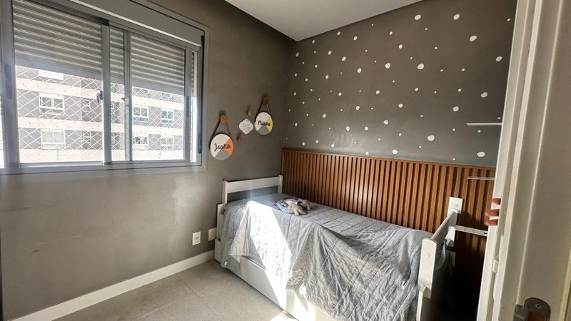 ALUGA-SE APARTAMENTO – MOBILIADO - PRONTO PARA MORAR - 93m2 Rua Henri Dunant São Paulo - 