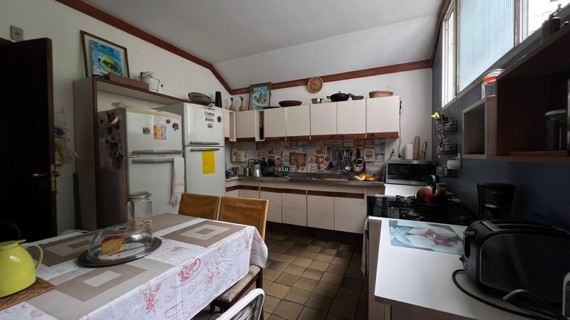 APARTAMENTO TIPO CASA 4 QUARTOS 2 SUÍTES VARANDA ÁREA EXTERNA PISCINA À VENDA NA BARRA! Rua Doutor João Pondé Salvador - 