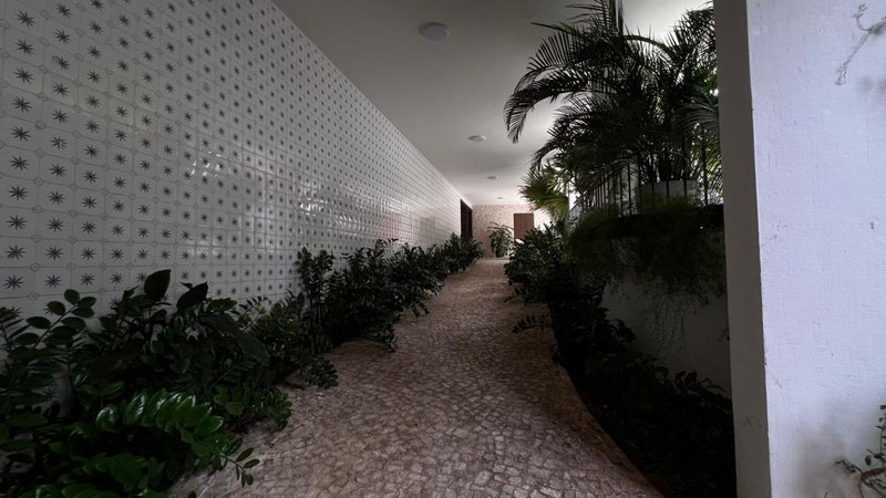 APARTAMENTO TIPO CASA 4 QUARTOS 2 SUÍTES VARANDA ÁREA EXTERNA PISCINA À VENDA NA BARRA! Rua Doutor João Pondé Salvador - 