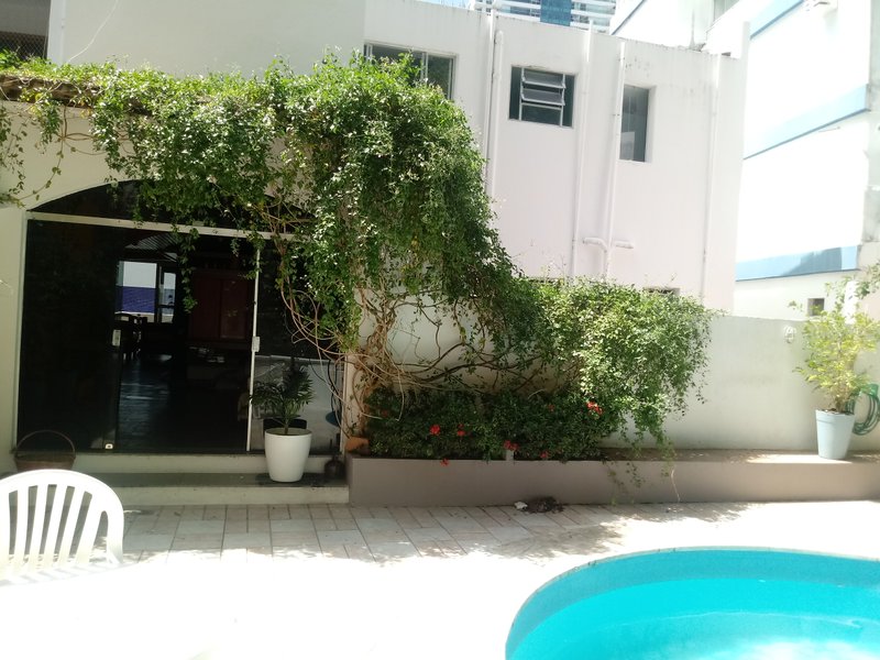 APARTAMENTO TIPO CASA 4 QUARTOS 2 SUÍTES VARANDA ÁREA EXTERNA PISCINA À VENDA NA BARRA! Rua Doutor João Pondé Salvador - 