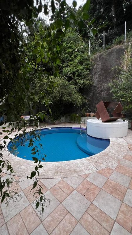 APARTAMENTO TIPO CASA 4 QUARTOS 2 SUÍTES VARANDA ÁREA EXTERNA PISCINA À VENDA NA BARRA! Rua Doutor João Pondé Salvador - 