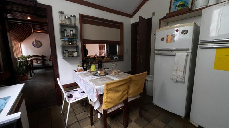 APARTAMENTO TIPO CASA 4 QUARTOS 2 SUÍTES VARANDA ÁREA EXTERNA PISCINA À VENDA NA BARRA! Rua Doutor João Pondé Salvador - 